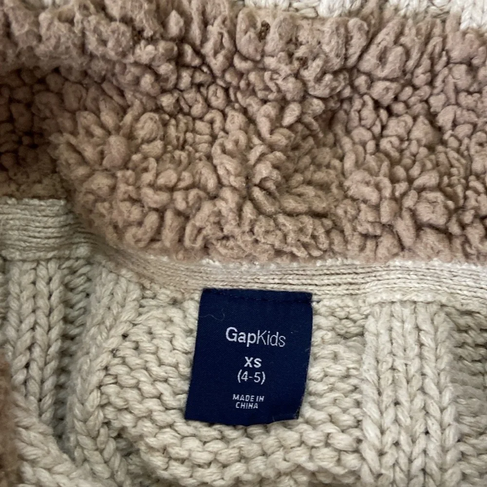 GAP Kids cream cable knit sweater boys XSmall faux fur preppy gorpcore classic